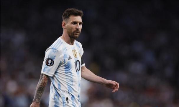 言情小说《男N全都爱女主